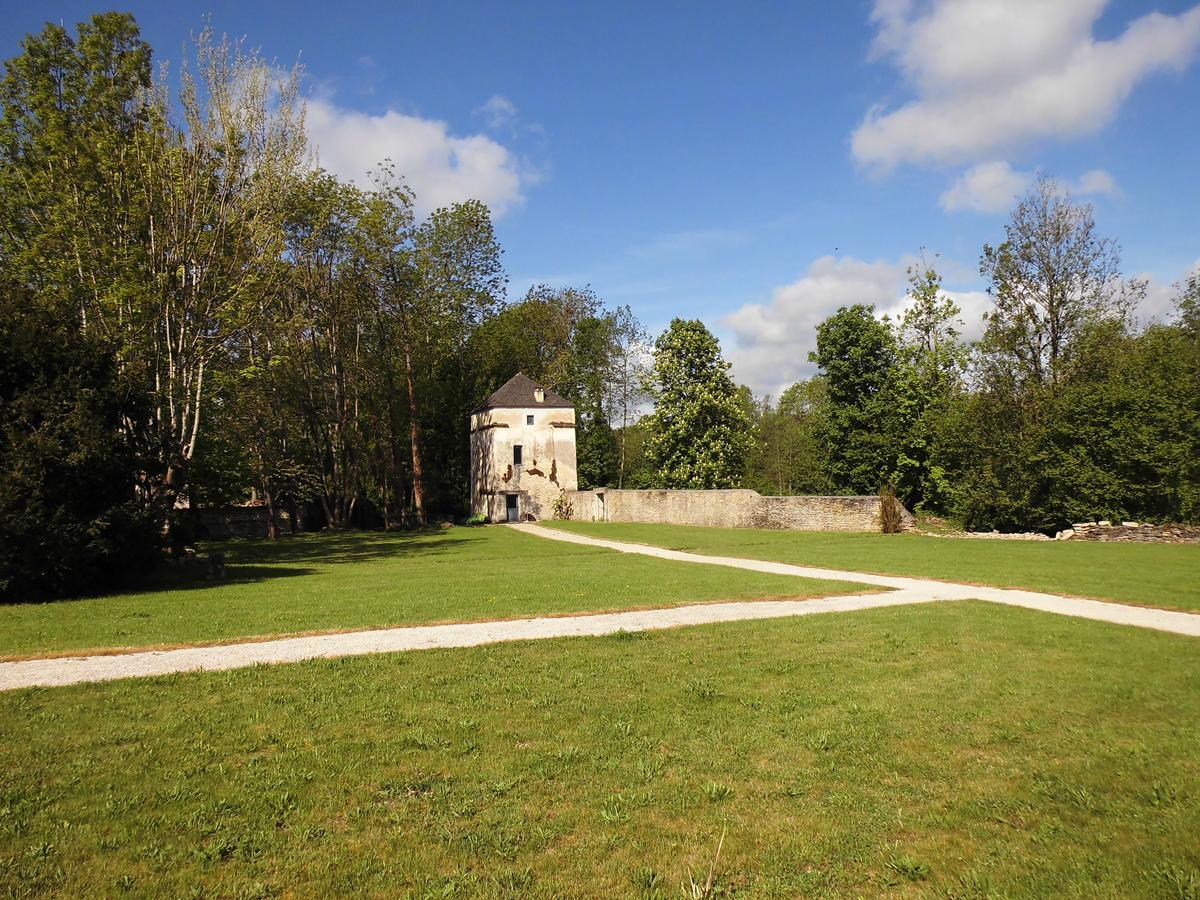 Hotel Le Prieure Noyers-sur-Serein Exteriér fotografie