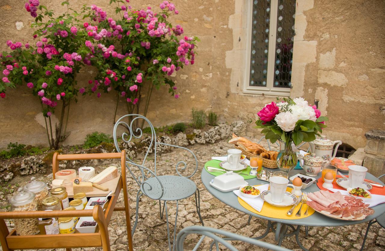 Hotel Le Prieure Noyers-sur-Serein Exteriér fotografie