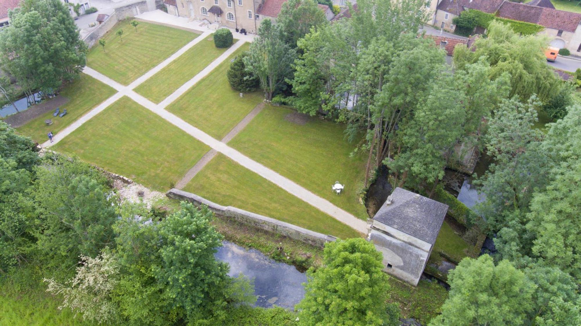 Hotel Le Prieure Noyers-sur-Serein Exteriér fotografie